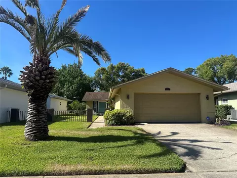 7800 Fairlawn Dr, Hudson, FL 34667
