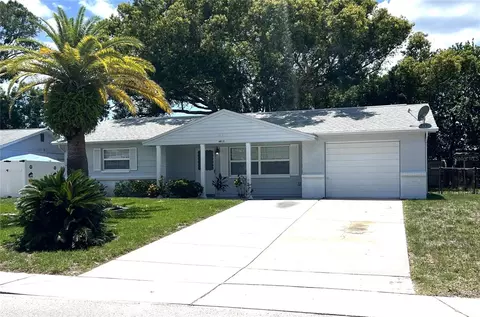 4813 Dogwood St, New Port Richey, FL 34653
