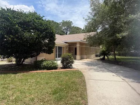 9443 Burnam Dr, Weeki Wachee, FL 34613