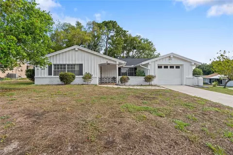 8517 Sunflower Ln, Hudson, FL 34667