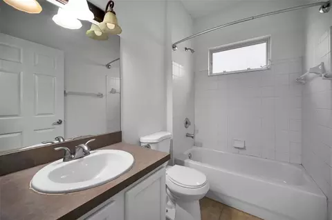 Bath - 10643 Eveningwood Ct, Trinity, FL 34655 photo 4 of 4