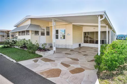 2127 Kona Dr, Holiday, FL 34691