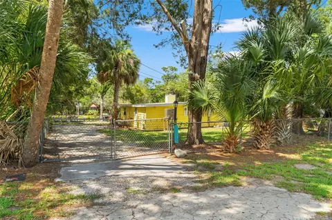 Exterior - 6053 Palm Creek Dr, Weeki Wachee, FL 34607 photo 2 of 19