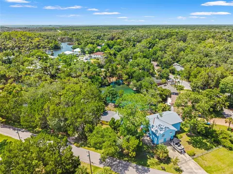 View/Area - 6053 Palm Creek Dr, Weeki Wachee, FL 34607 photo 4 of 10