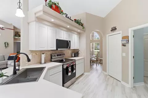 Kitchen - 1131 E Bluebird Ct, Hernando, FL 34442 photo 2 of 4