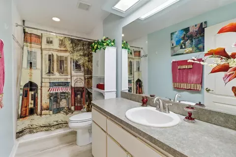 Bath - 1131 E Bluebird Ct, Hernando, FL 34442 photo 3 of 4