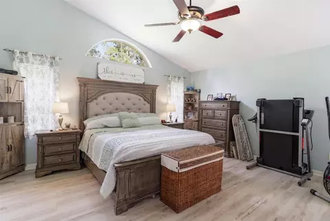 Bedroom - 1131 E Bluebird Ct, Hernando, FL 34442 photo 1 of 5