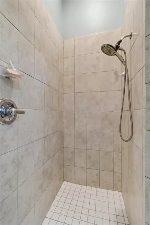 Bath - 1131 E Bluebird Ct, Hernando, FL 34442 photo 2 of 4