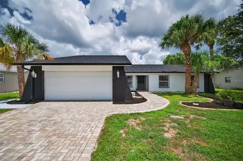 10221 Landmark Dr, Hudson, FL 34667