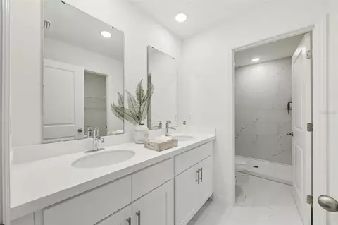 Bath - 5204 Luisa Ct, Saint Cloud, FL 34771 photo 2 of 4