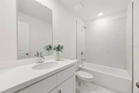 Bath - 5204 Luisa Ct, Saint Cloud, FL 34771 photo 3 of 4
