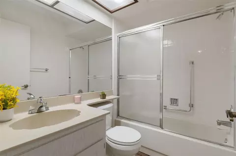 Bath - 2102 Forester Way, Spring Hill, FL 34606 photo 4 of 4
