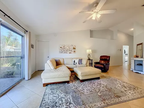 Living - 13436 Silvercreek Dr, Riverview, FL 33579 photo 3 of 4