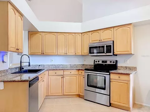Kitchen - 13436 Silvercreek Dr, Riverview, FL 33579 photo 5 of 6