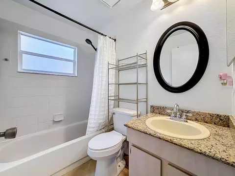 Bath - 13436 Silvercreek Dr, Riverview, FL 33579 photo 3 of 3