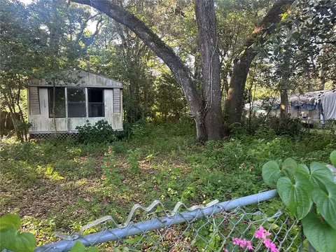 Exterior - 1128 N Jackson Ave S, Spring Hill, FL 34604 photo 2 of 9
