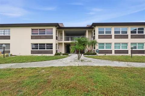 5242 Opal Ln #104, New Port Richey, FL 34652