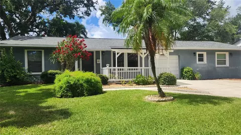 155 69th Ave N, Saint Petersburg, FL 33702