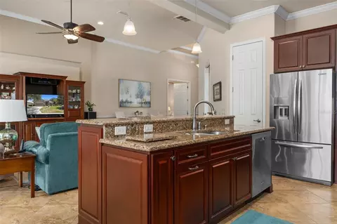 Kitchen - 2015 N Rhodes Pt, Hernando, FL 34442 photo 5 of 7