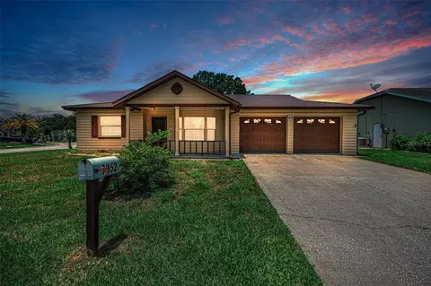 7952 Foxwood Dr, New Port Richey, FL 34653