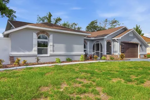 Exterior - 9642 Elgin Blvd, Spring Hill, FL 34606 photo 10 of 11