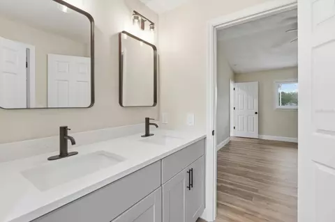 Bath - 9642 Elgin Blvd, Spring Hill, FL 34606 photo 2 of 5