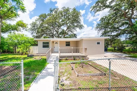 1808 S Club Ct, Tampa, FL 33612