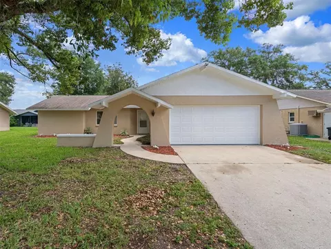 8643 Woodbridge Dr, New Port Richey, FL 34655