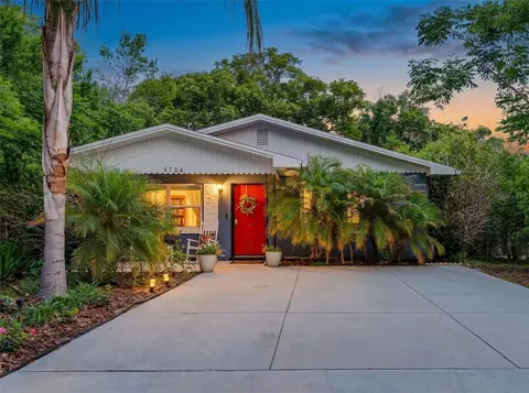 5704 13th St, Zephyrhills, FL 33542