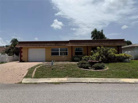 4138 Star Island Dr, Holiday, FL 34691
