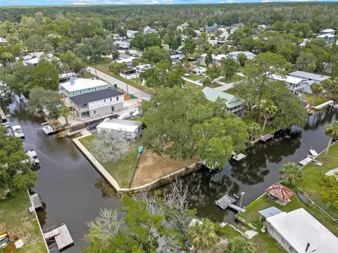 6134 Island Dr, Weeki Wachee, FL 34607 photo 5