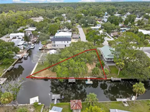 6134 Island Dr, Weeki Wachee, FL 34607 photo 2