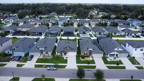 View/Area - 1214 Florablu Dr, Seffner, FL 33584 photo 3 of 4