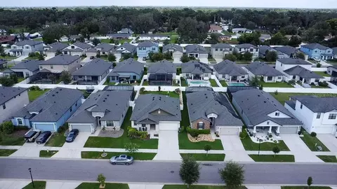 View/Area - 1214 Florablu Dr, Seffner, FL 33584 photo 2 of 4