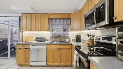Kitchen - 3498 Thunderbird Ave, Spring Hill, FL 34606 photo 2 of 5