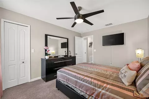 Bedroom - 10114 Ives Loop, Hudson, FL 34667 photo 5 of 6