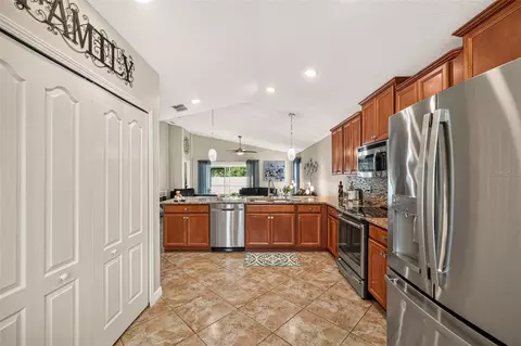 Kitchen - 10114 Ives Loop, Hudson, FL 34667 photo 3 of 7