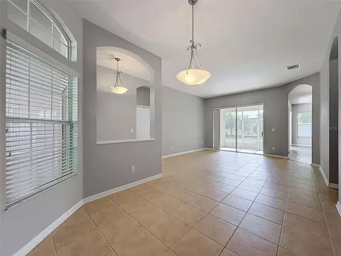 Living - 2021 Rutherford Dr, Dover, FL 33527 photo 2 of 13