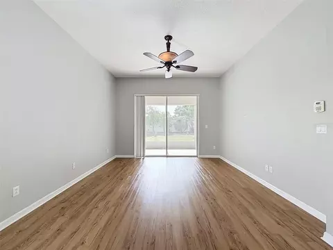 Living - 2021 Rutherford Dr, Dover, FL 33527 photo 12 of 13