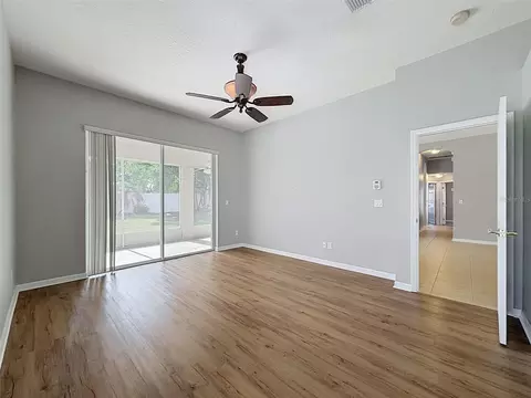 Living - 2021 Rutherford Dr, Dover, FL 33527 photo 13 of 13