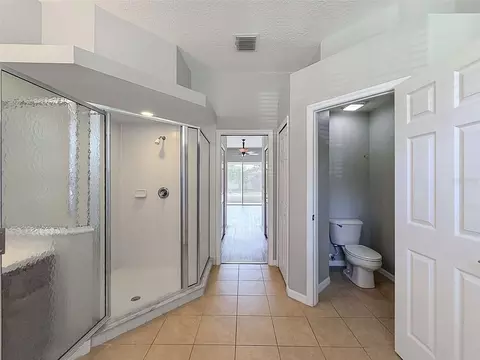 Bath - 2021 Rutherford Dr, Dover, FL 33527 photo 4 of 6