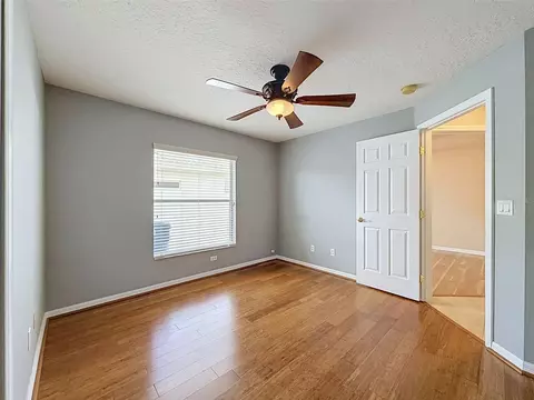 Bedroom - 2021 Rutherford Dr, Dover, FL 33527 photo 4 of 6