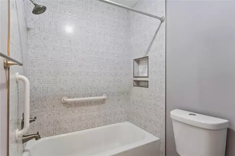 Bath - 8050 Eacon Ct, Hudson, FL 34667 photo 6 of 6