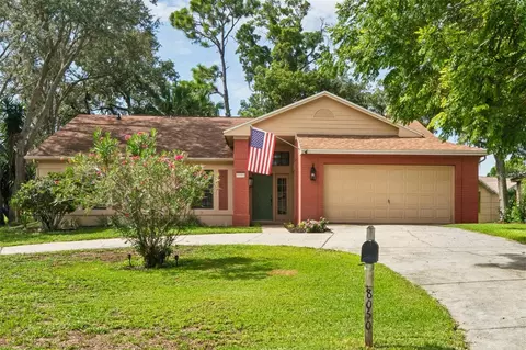 Exterior - 8050 Eacon Ct, Hudson, FL 34667 photo 5 of 13