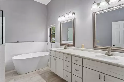 Bath - 8050 Eacon Ct, Hudson, FL 34667 photo 1 of 6