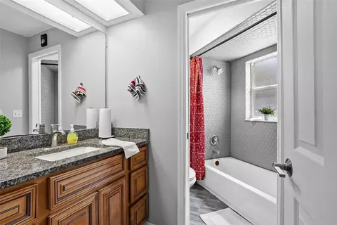 Bath - 7466 Apache Trl, Spring Hill, FL 34606 photo 5 of 7