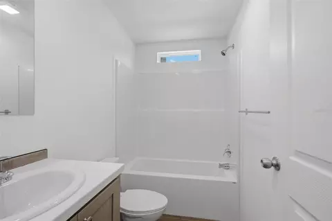 Bath - 4251 E Hawaii Ln, Hernando, FL 34442 photo 1 of 2