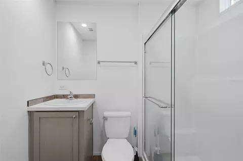 Bath - 4241 E Hawaii Ln, Hernando, FL 34442 photo 2 of 2