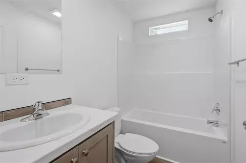 Bath - 4241 E Hawaii Ln, Hernando, FL 34442 photo 1 of 2