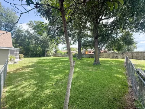 Exterior - 7552 River Country Dr, Weeki Wachee, FL 34607 photo 6 of 7